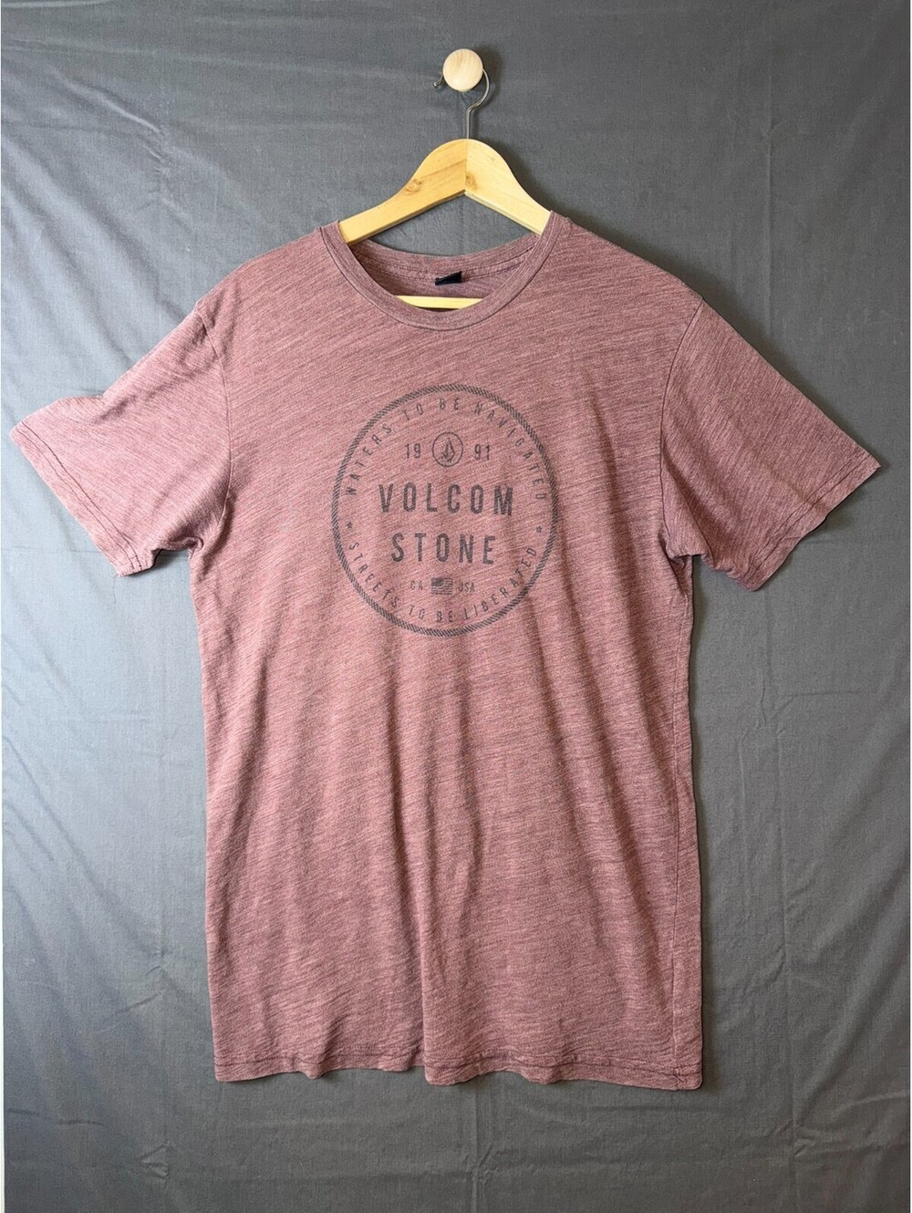 Volcom Stone Graphic Shirt Large L Heather Burgundy Waters To Be Navigated Tee